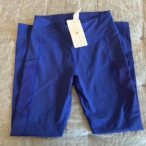 Women’s Fabletics leggings NWT, size M